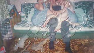 Con co trang xxx điếm bẩn niên nuốt một con gà múa thoát y