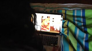 Thiếu niên 18 tuổi kéo xxx co trang dài