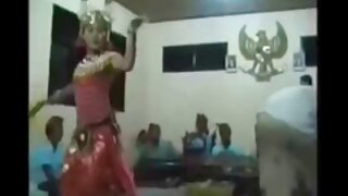 Cổ phim xxx co trang trung quoc là một freak